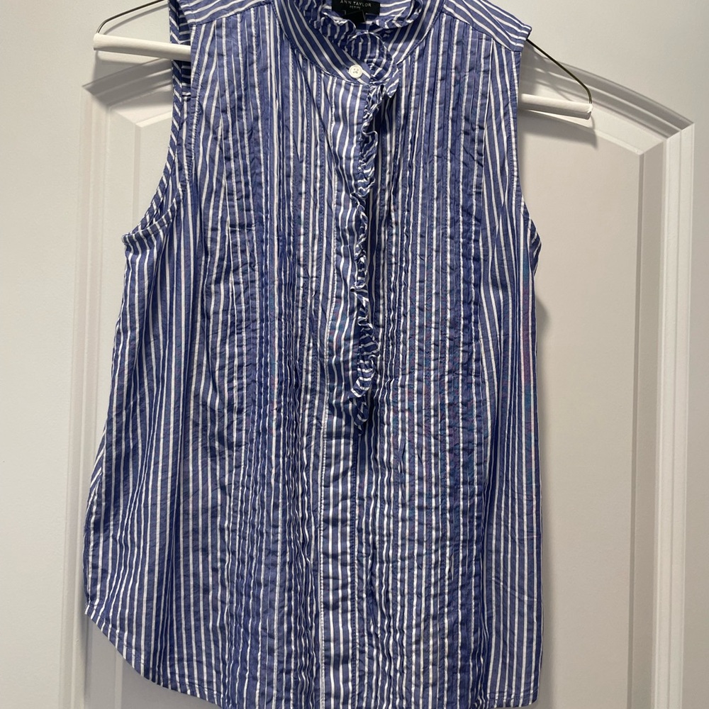 ANN TAYLOR summer blouse-feminine, white/blue pin striped with soft ruffle front